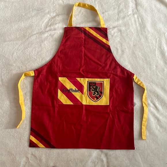 Williams Sonoma Other - Harry Potter Apron by Williams Sonoma Size 20”x 24.5”